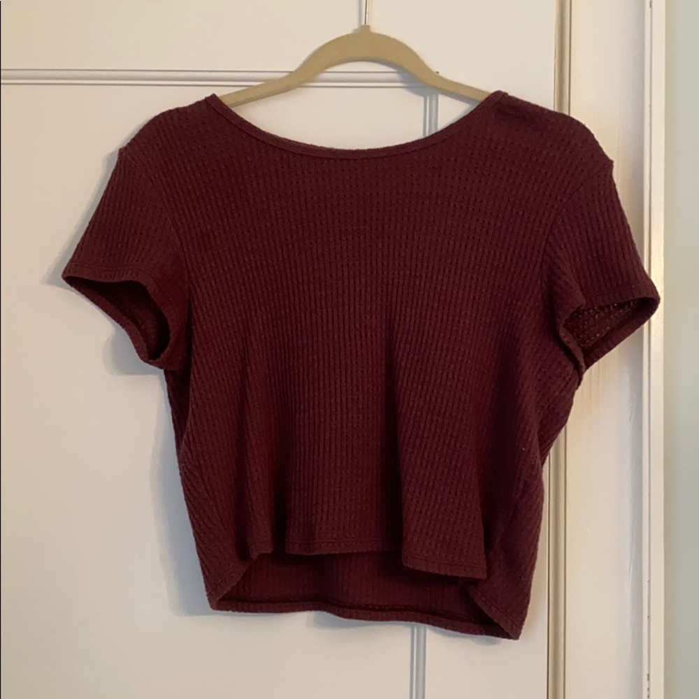 American eagle maroon crop t-shirt